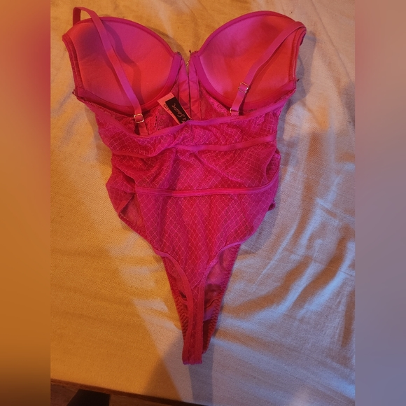 La Senza hot pink bodysuit size small - Picture 3 of 4